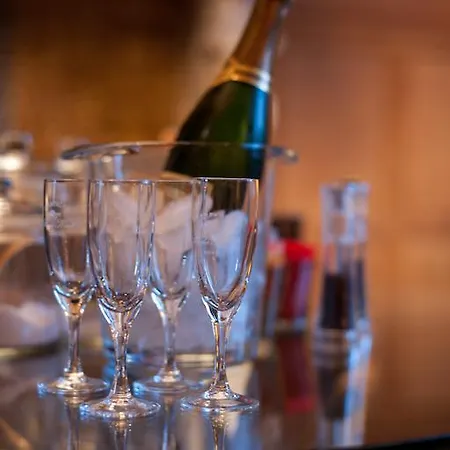 Bed & Breakfast Charming 4*